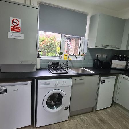 Jewel Of Barking London Villa ภายนอก รูปภาพ