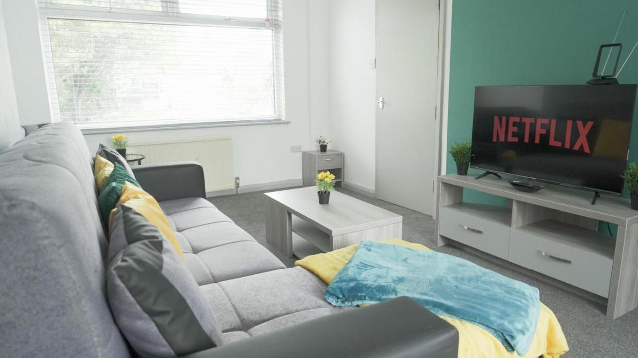 Jewel Of Barking London Villa ภายนอก รูปภาพ